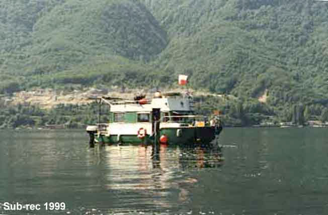 The boat photo .jpg ( bytes)